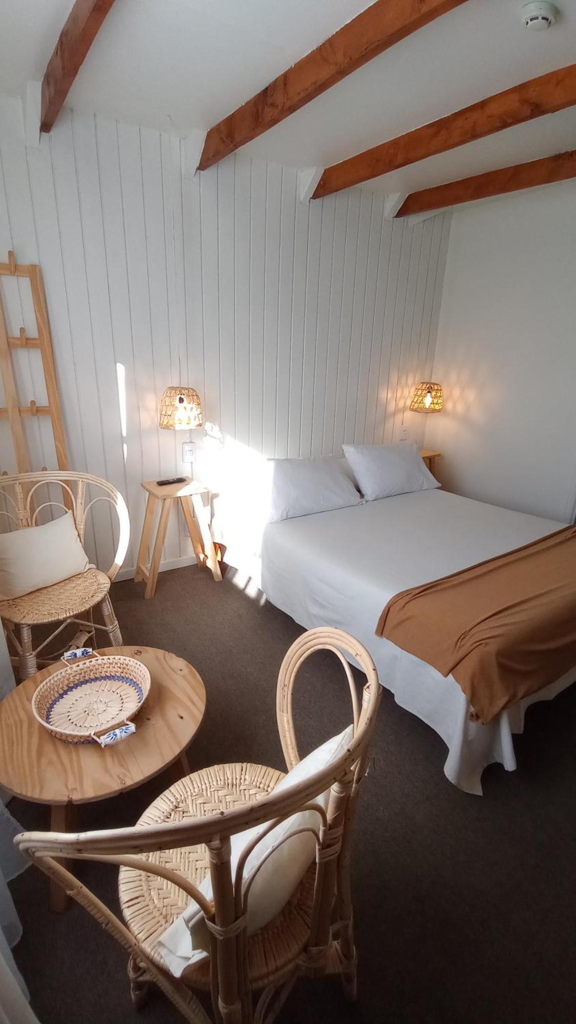 Los Calafates Hotel Ushuaia Bagian luar foto