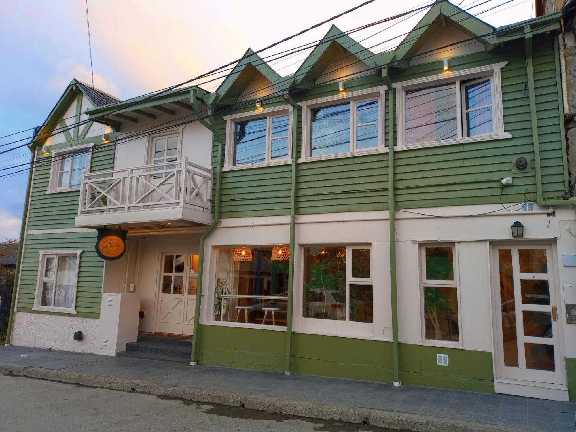 Los Calafates Hotel Ushuaia Bagian luar foto