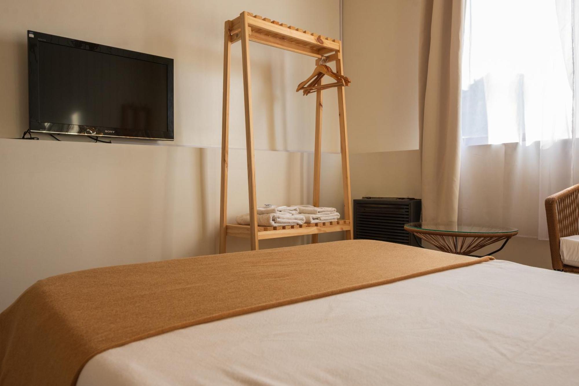 Los Calafates Hotel Ushuaia Bagian luar foto